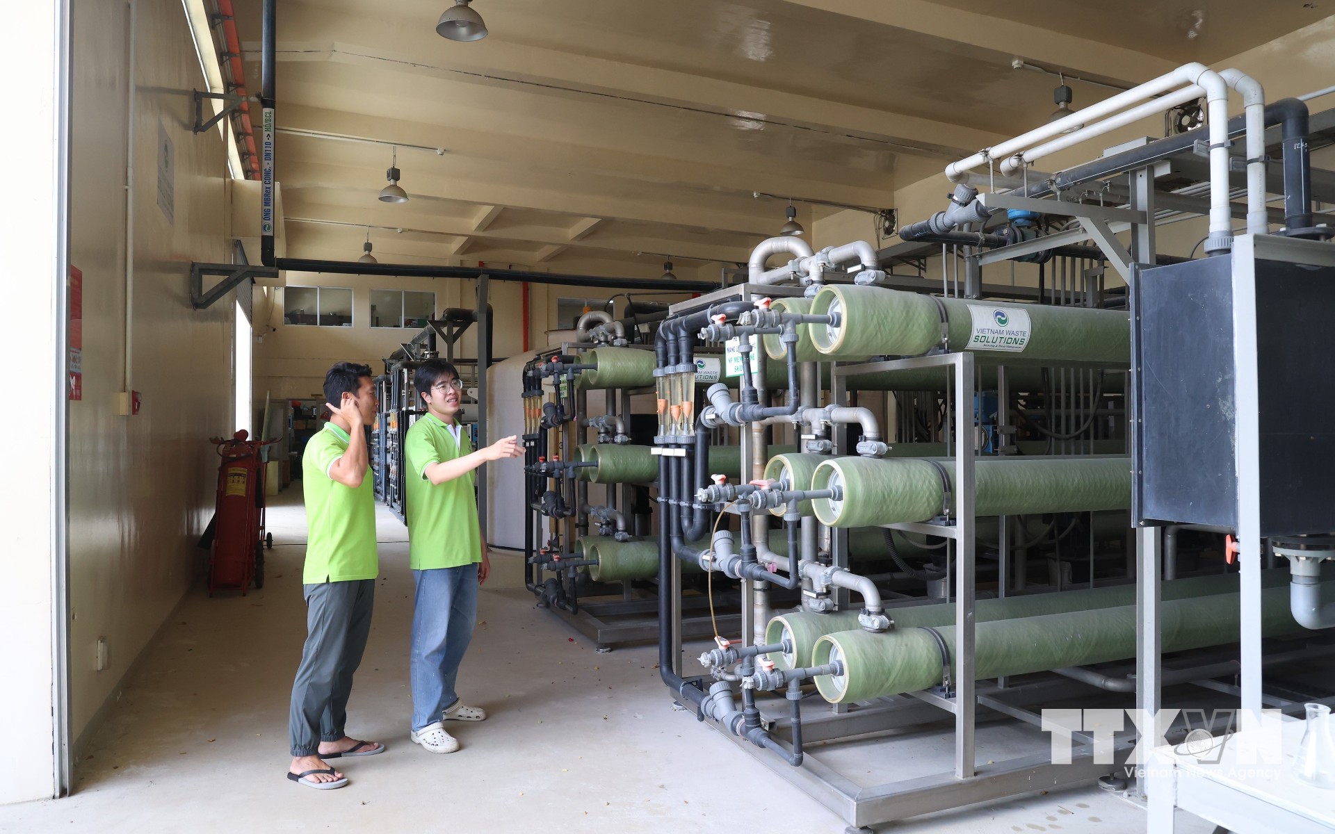Nhà máy xử lý nước rỉ rác bằng công nghệ màng lọc Nano tại Khu liên hợp xử lý chất thải Đa Phước (xã Đa Phước), khu xử lý rác lớn nhất Thành phố Hồ Chí Minh. (Ảnh: Hồng Đạt/TTXVN)